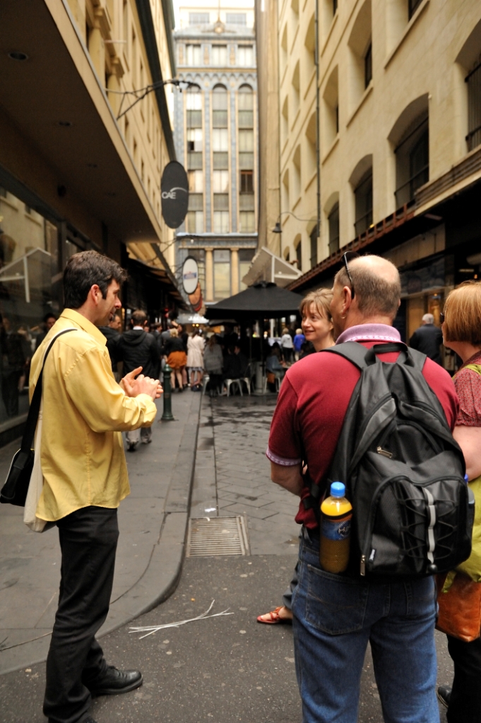 MELTours. A typical tour, Melbourne. 
			Photo &copy; 2011 Adrian Lagniton